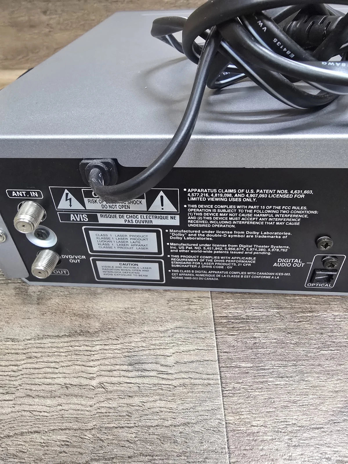 SANYO DRW-1000 DVD/VCR Recorder With Remote Tested / Working